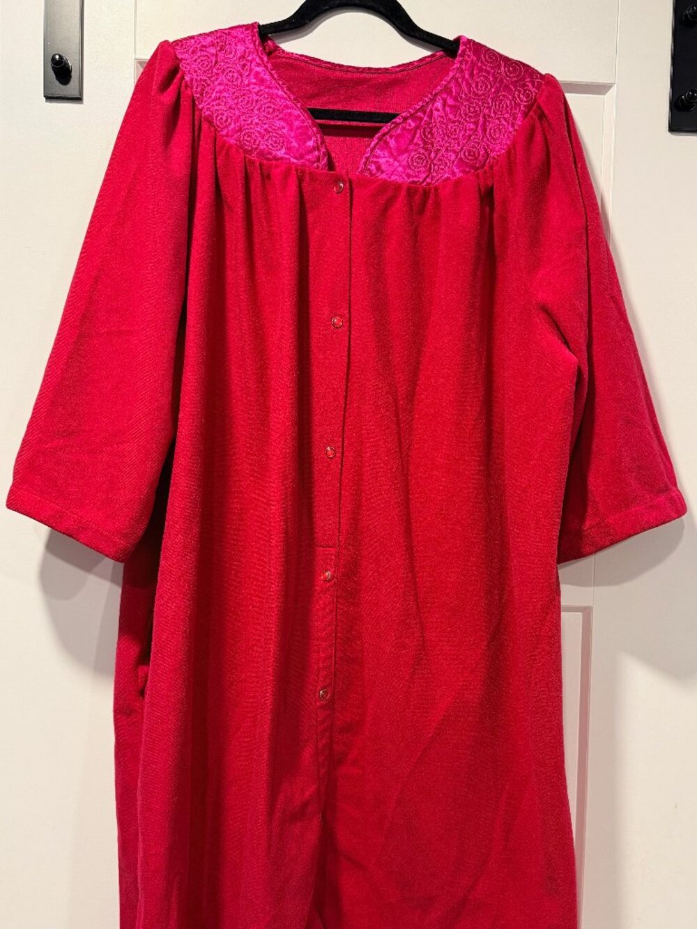 Vintage Dark Pink Fuzzy Robe w/ Satiny Embroidered Collar